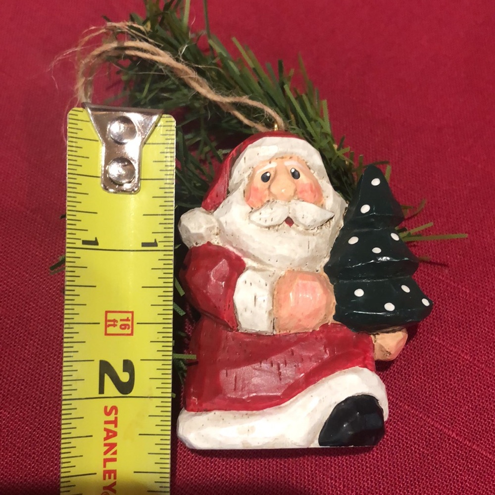 ๐
PRIMITIVE SANTA ORNAMENT - Picture 3 of 4